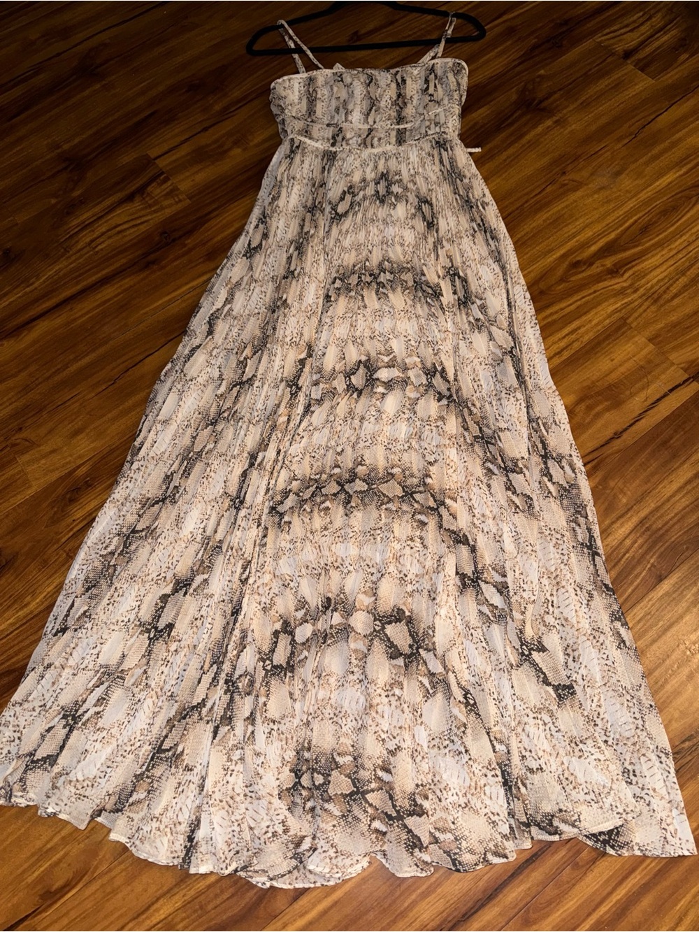 Olivaceous Ivory Snake-Print Spaghetti Strap Pleated Maxi Dress - Picture 9 of 9
